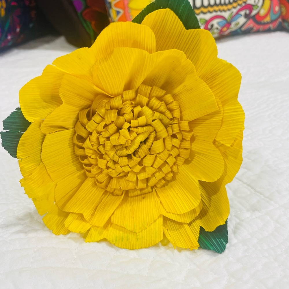 Mexican Corn Husk Flowers. $10.00 - Picture 3 of 12